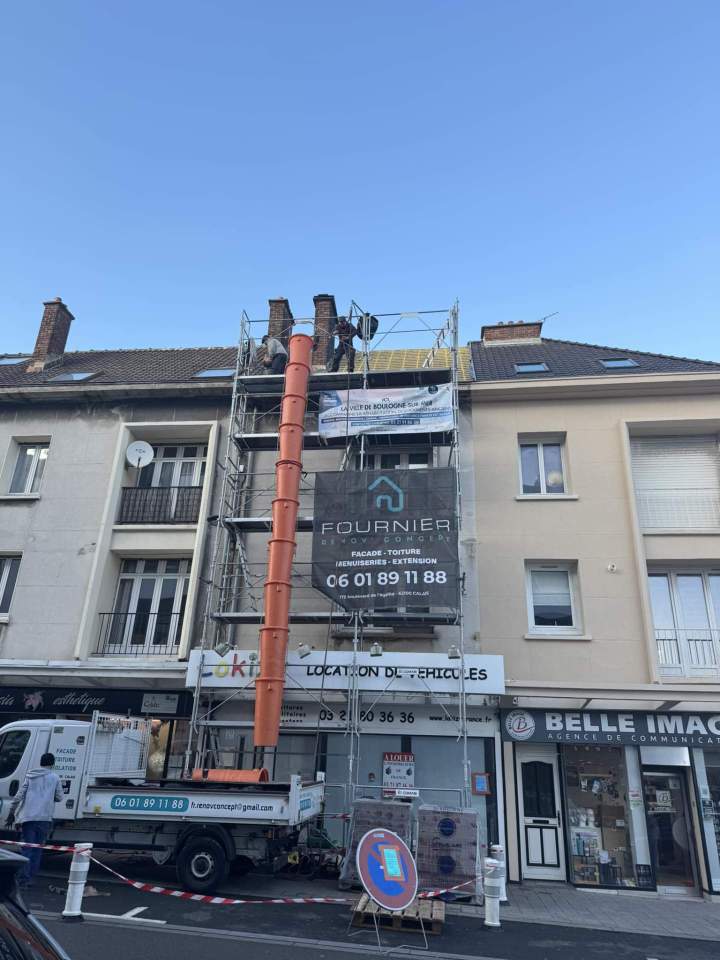 Chantier de rénovation de toiture et de façade Côte d'Opale