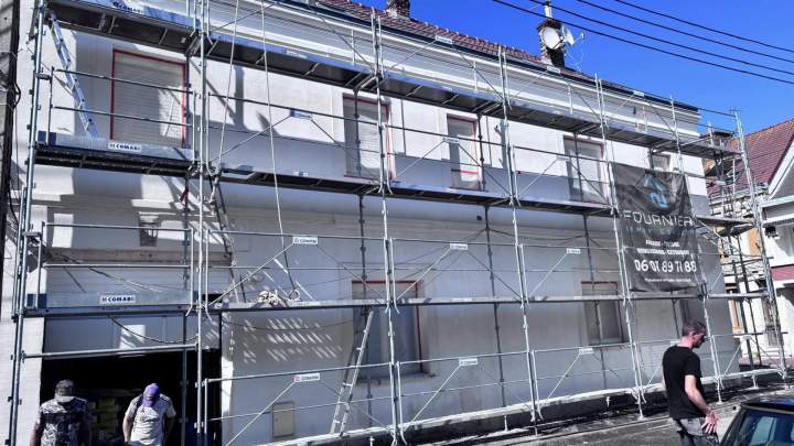 Début de chantier de ravalement de façade Côte d'Opale